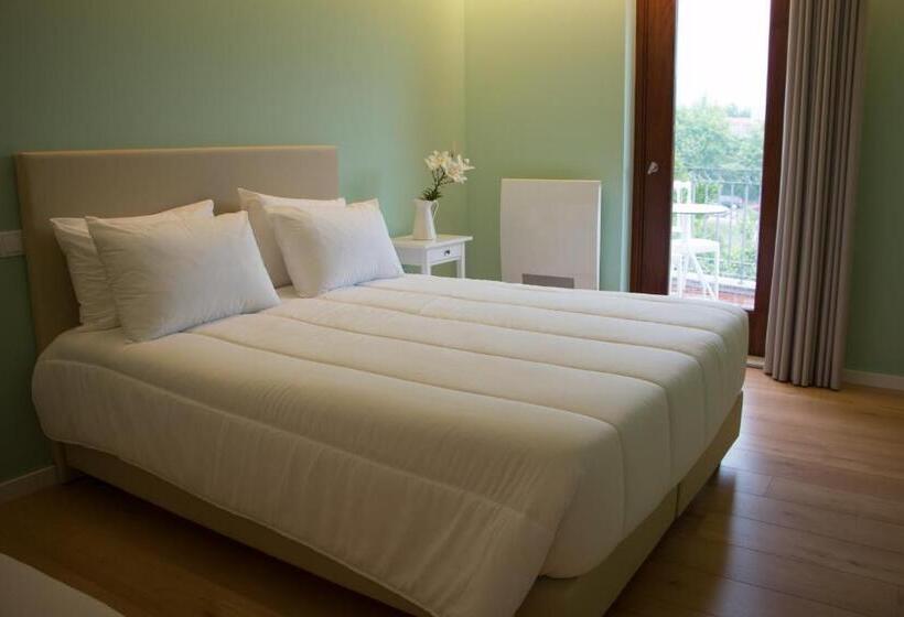 Feira Hostel & Suites