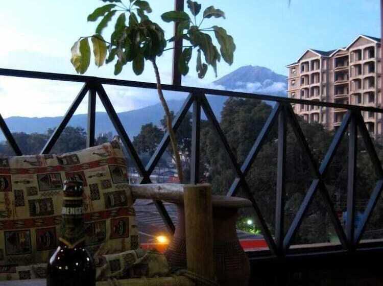هتل Arusha Backpackers