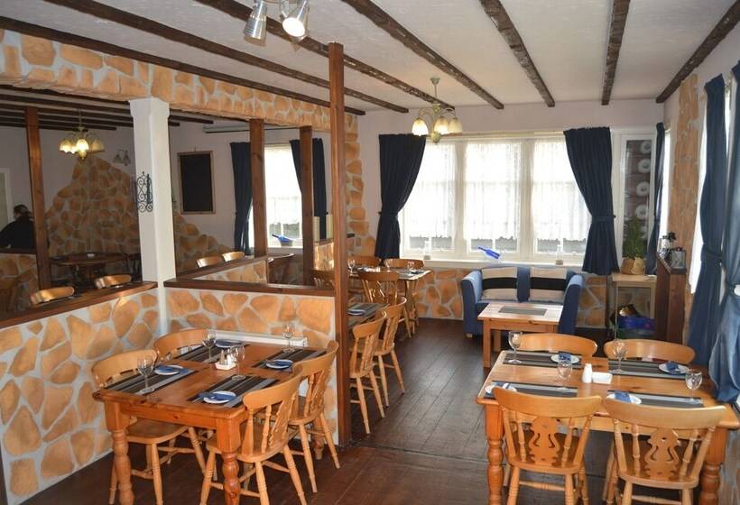 Отель Belgrave Arms