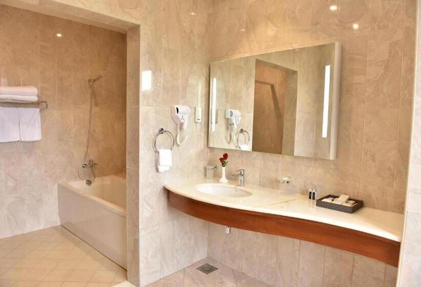 هتل Golden Tulip Canaan Kampala