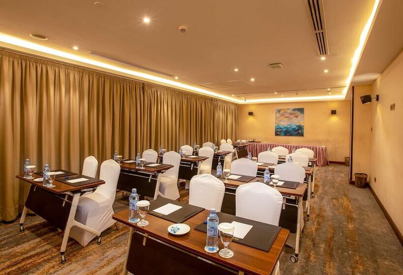 هتل Golden Tulip Canaan Kampala