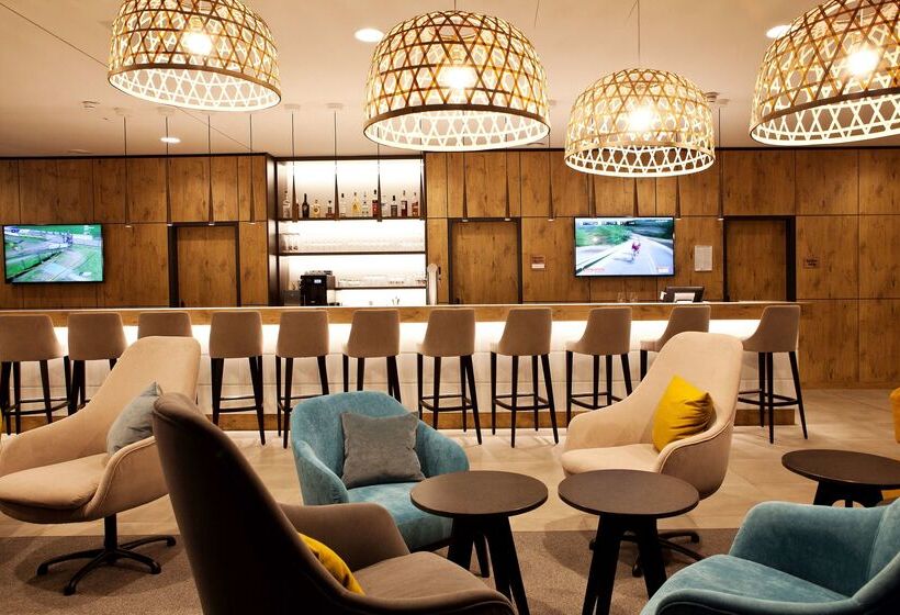 هتل Hampton By Hilton Aachen Tivoli