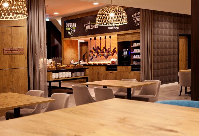 Отель Hampton By Hilton Aachen Tivoli