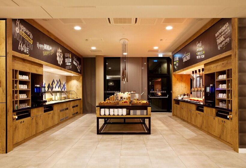 Отель Hampton By Hilton Aachen Tivoli