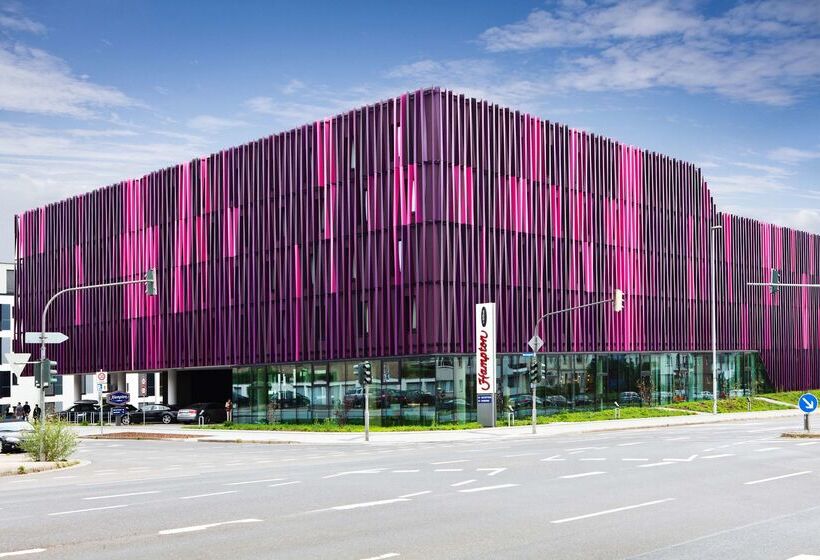 Отель Hampton By Hilton Aachen Tivoli