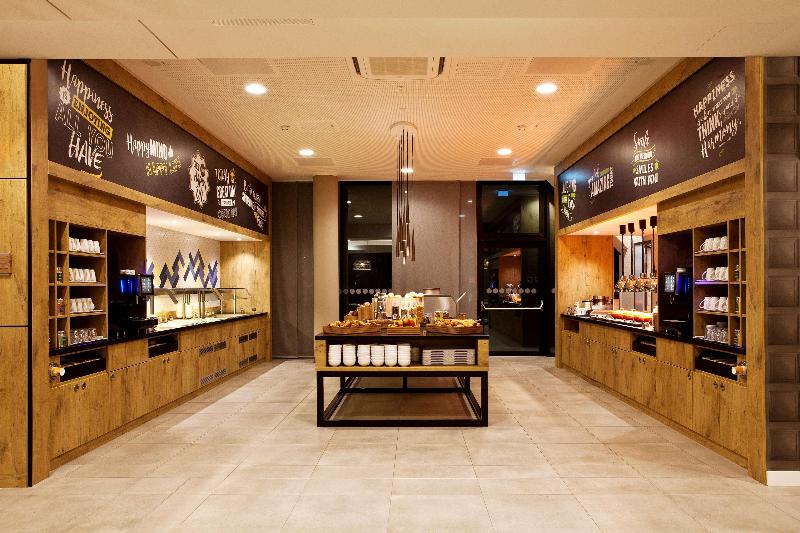 Отель Hampton By Hilton Aachen Tivoli