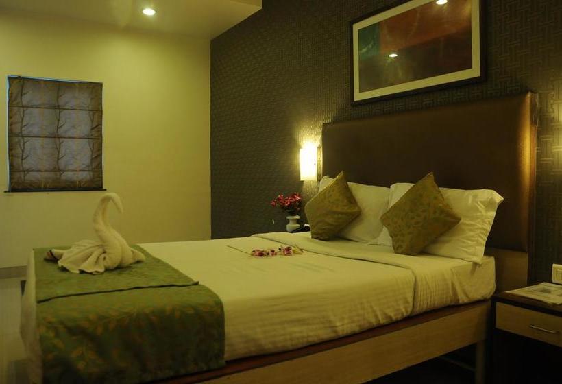 Jk Rooms 104 Hotel Madhav International