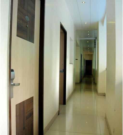 Jk Rooms 104 Hotel Madhav International