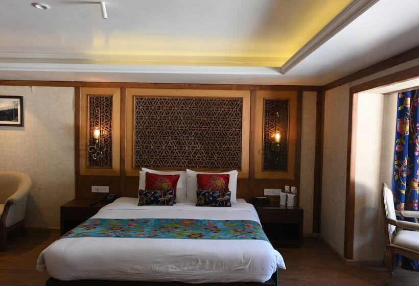 ホテル Kolahoi Green Heights, Gulmarg