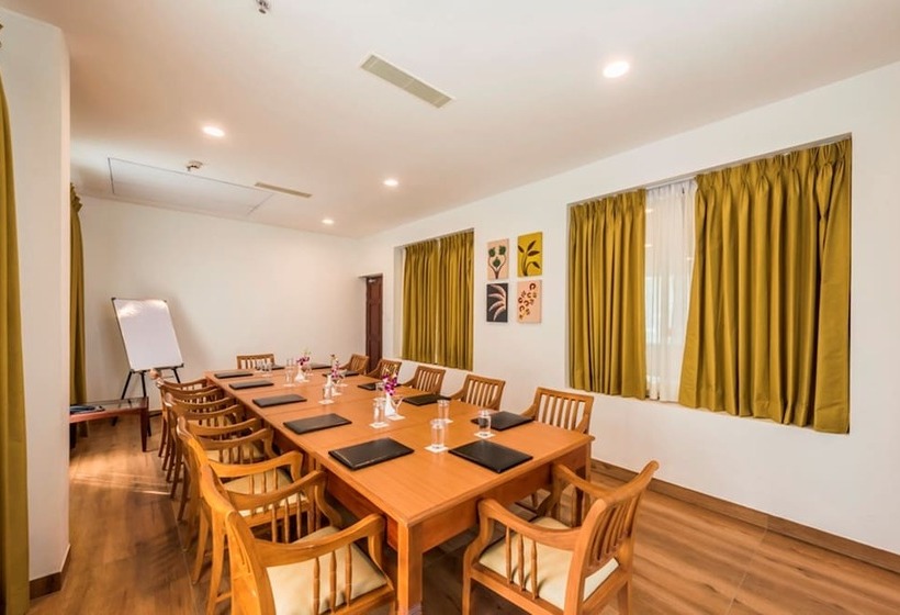 בית מלון כפרי Regenta Central Herald Mysore