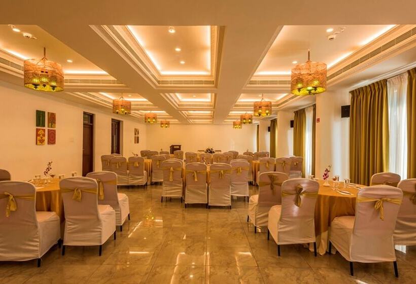 Отель Regenta Central Herald Mysore