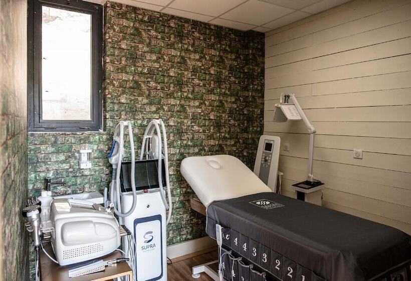 בית מלון כפרי Hôtel Restaurant De Bouilhac  Les Collectionneurs