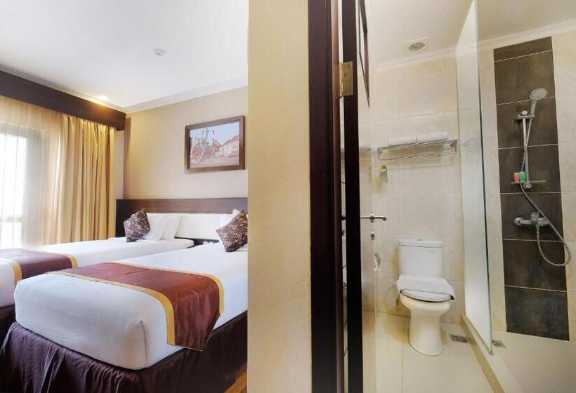 호텔 Royal Darmo Malioboro