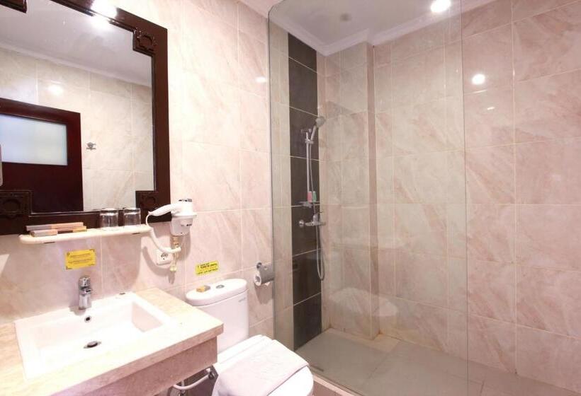 호텔 Royal Darmo Malioboro