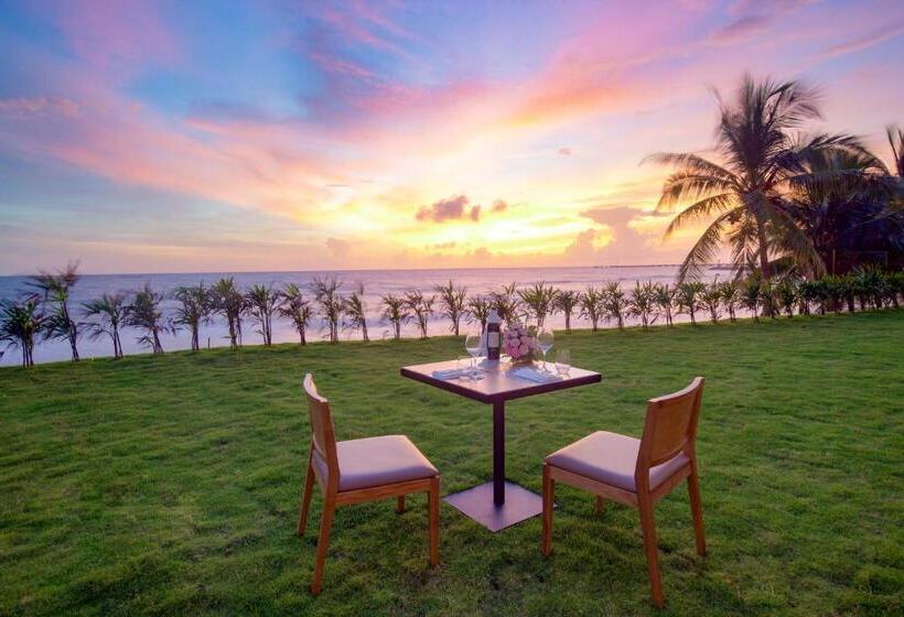 Seashells Phu Quoc Hotel & Spa