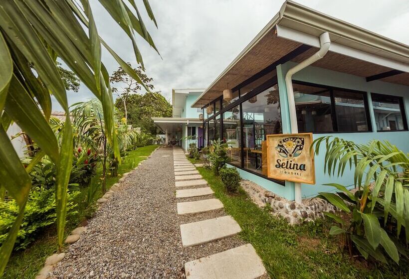 فندق Selina La Fortuna