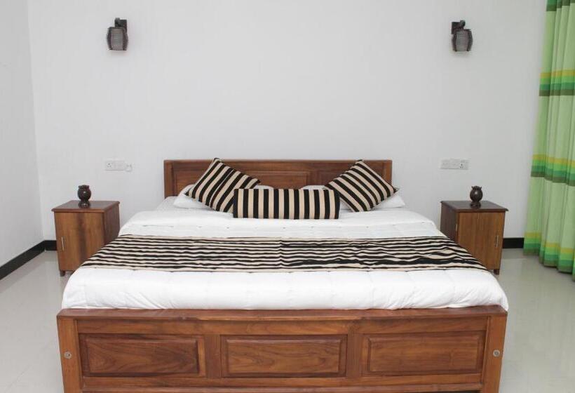 Отель Sigiriya Ranasinghe Nature Villa