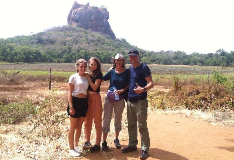 Отель Sigiriya Ranasinghe Nature Villa