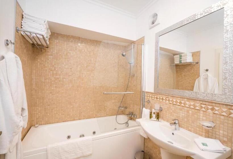 هتل Studio One Accommodation Suites