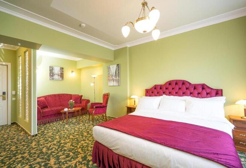 هتل Studio One Accommodation Suites