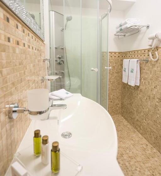 هتل Studio One Accommodation Suites