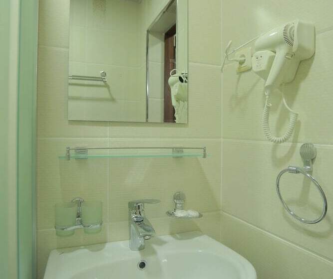 בית מלון כפרי Termez Intourist