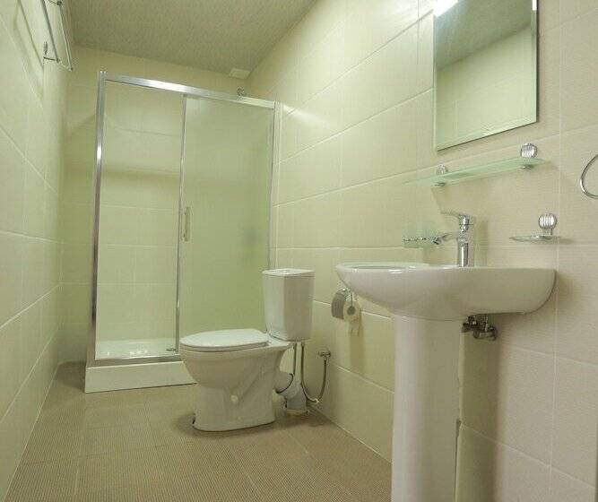 בית מלון כפרי Termez Intourist