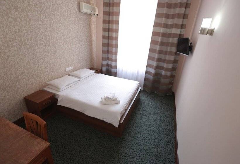 בית מלון כפרי Termez Intourist