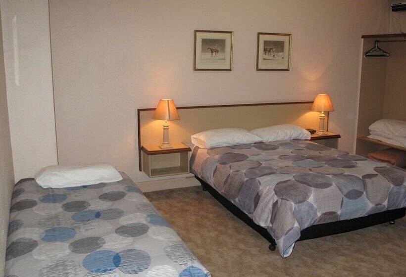 בית מלון כפרי The Commercial