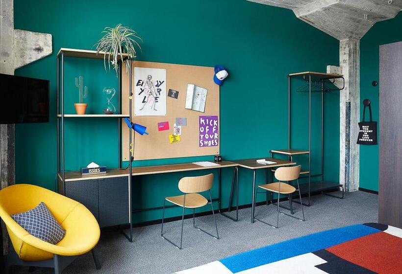 ホテル The Social Hub Maastricht