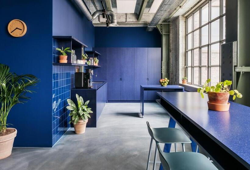 ホテル The Social Hub Maastricht