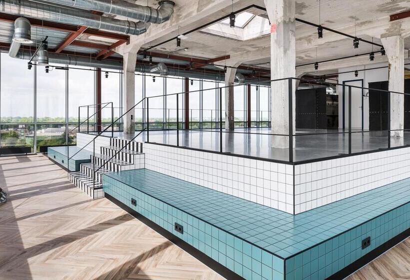 ホテル The Social Hub Maastricht