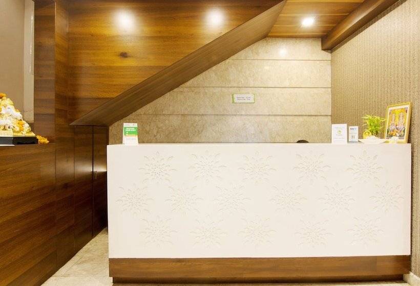 호텔 Treebo Tryst Kc Manor