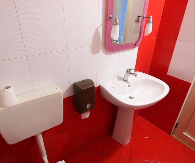 Hotel Vila  Oda E Miqve