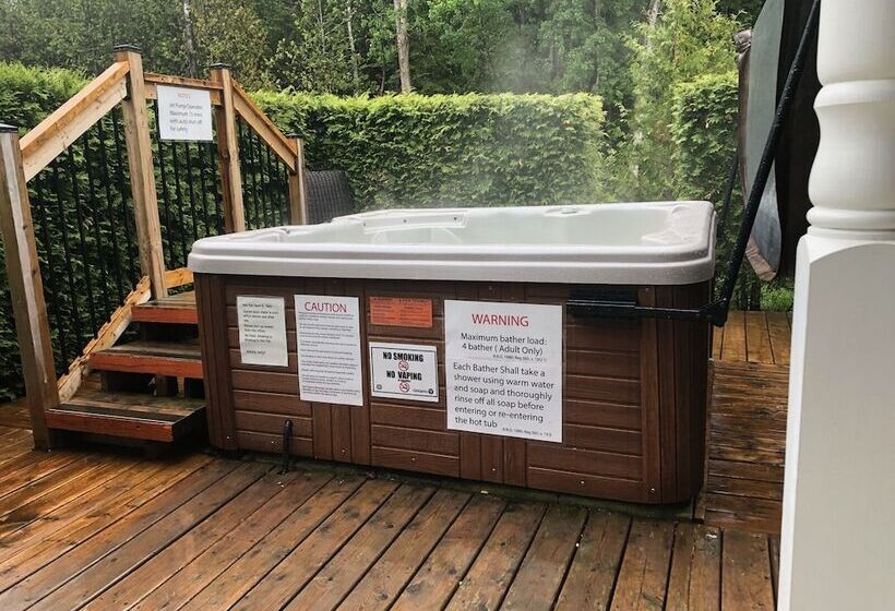 فندق على الطريق Adventure The Bruce Inn   Recently Renovated With Outdoor Hot Tub