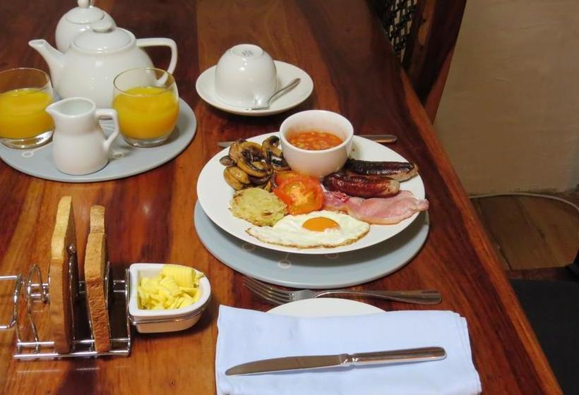 The Boat House Bed And Breakfast