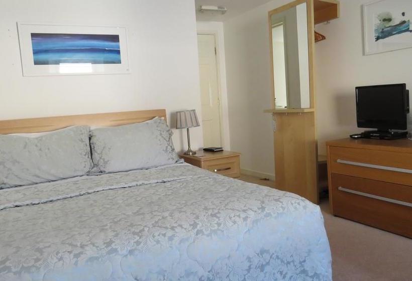 The Boat House Bed And Breakfast