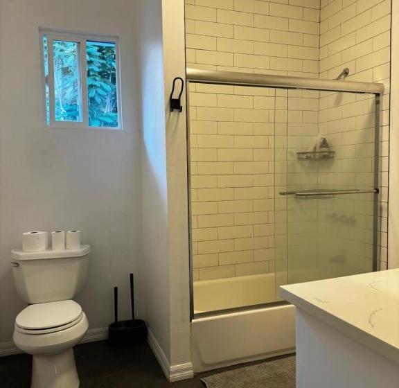 هاستل Green House