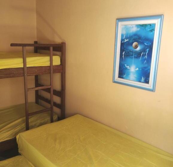 הוסטל Pousada Lindaura