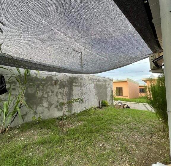 ユースホステル Cozy 2 Bedroom Family House Near Clark & Angeles City