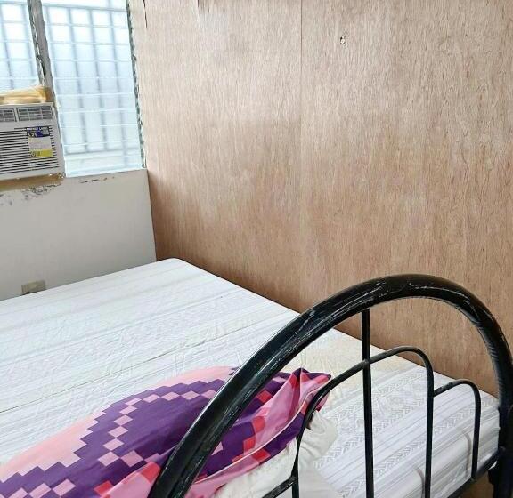 ユースホステル Cozy 2 Bedroom Family House Near Clark & Angeles City