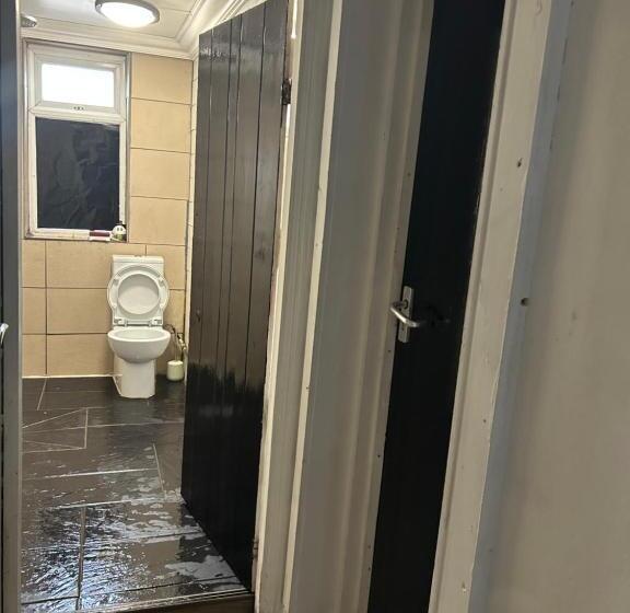 تختخواب و صبحانه 34 New Street