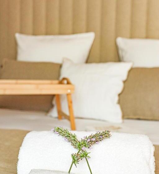 민박 Les Gîtes De Laure   L Eden Romantique, Chambres Hôtes, Spa Privé, Couloir De Nage, Adults Only