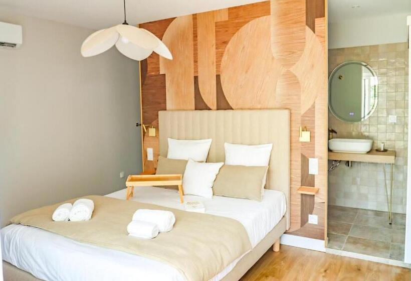 ベッドアンドブレックファースト Les Gîtes De Laure   L Eden Romantique, Chambres Hôtes, Spa Privé, Couloir De Nage, Adults Only