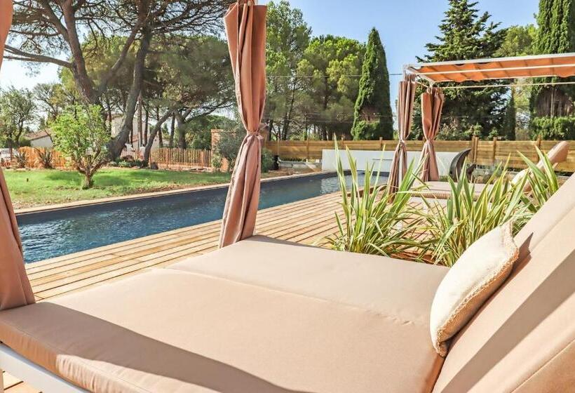 ベッドアンドブレックファースト Les Gîtes De Laure   L Eden Romantique, Chambres Hôtes, Spa Privé, Couloir De Nage, Adults Only