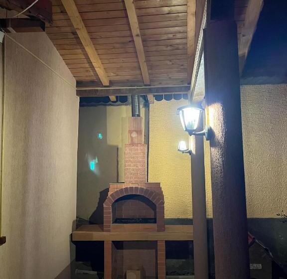 住宿加早餐  La Conac Complex Deluxe Targu Jiu