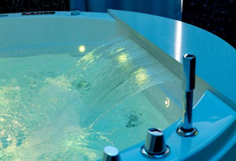 تختخواب و صبحانه Suite17   Luxury Guesthouse