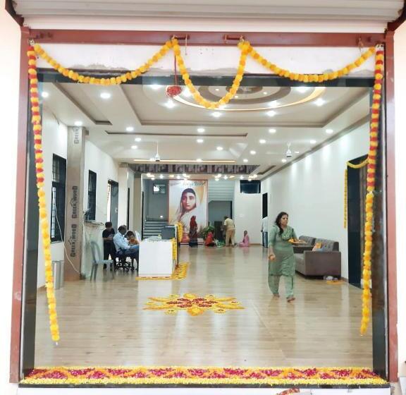 בית מלון כפרי Ahilya Resort