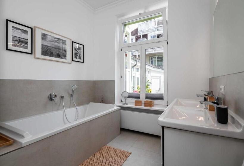 בית מלון כפרי App Osiria