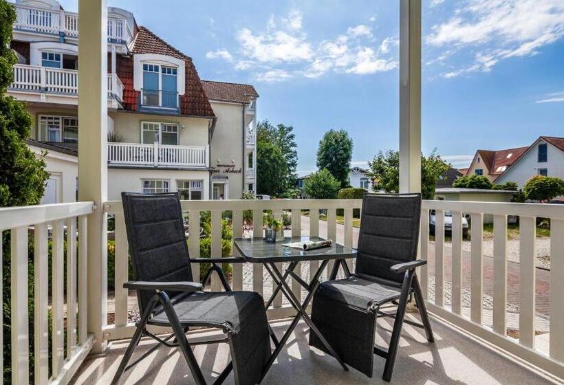 בית מלון כפרי App Osiria